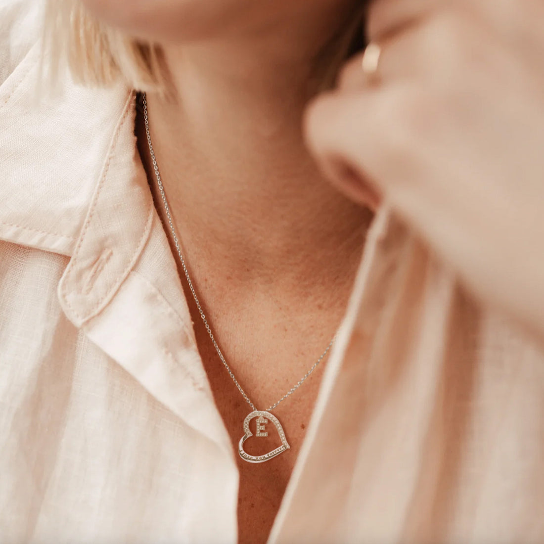 Silvery necklace, heart-shaped pendant with first letter necklace, 925 silver plated zircon pendant necklace, women's jewelry gift, Valentine's Day gift for women's wives and girls
